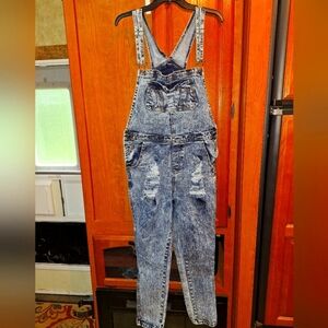A Diamonds and Threads ladies size 18 overalls in EUC.